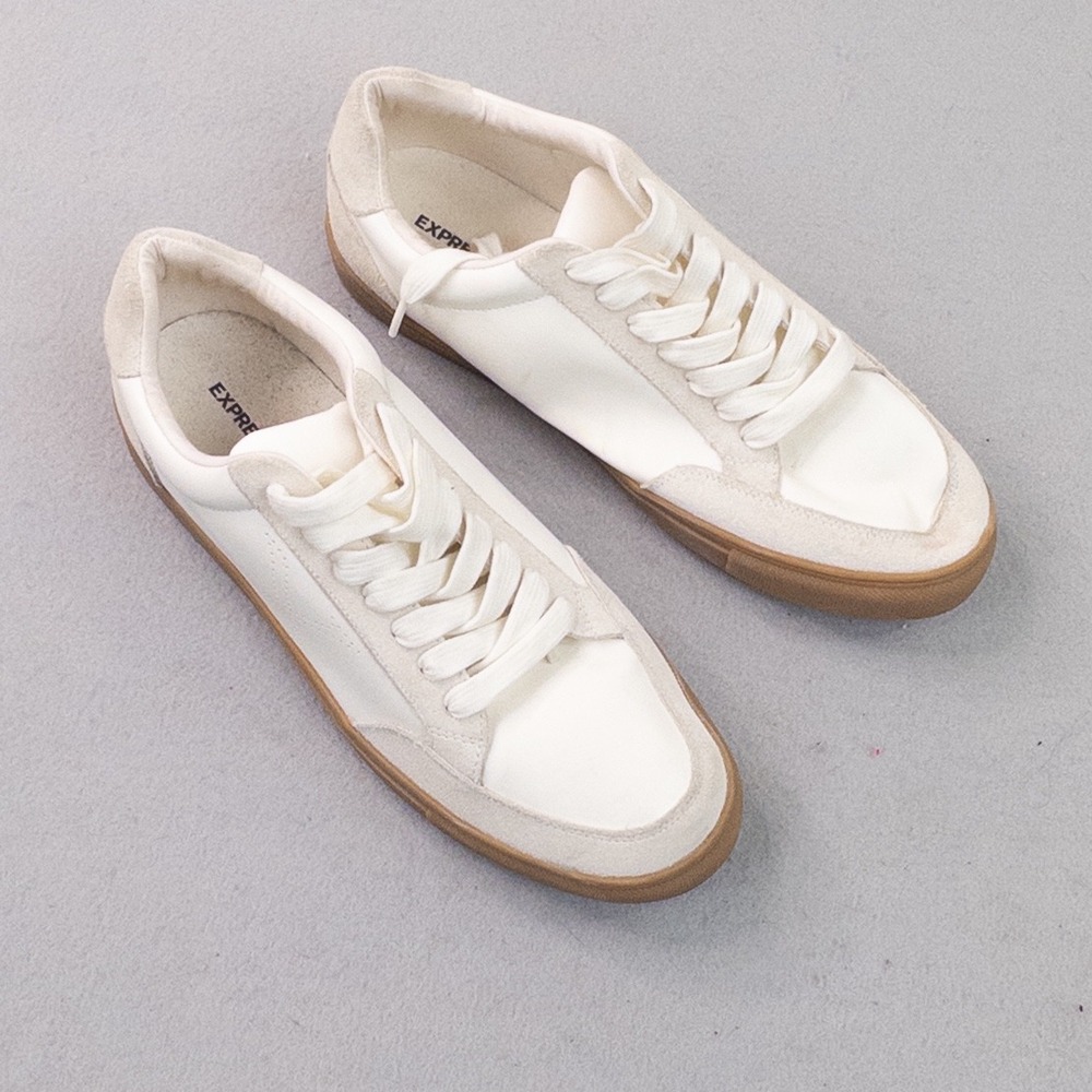 Express Mens White Suede Trim Sneakers Gum Sole Casual Low Top Shoes Size 9.6